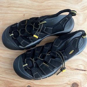 Keen Newport H2 Sandals Immerse Feet in Waterproof Comfort size Mens size 11